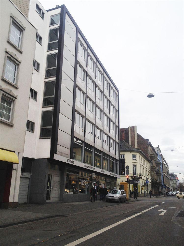 Business Hostel Wiesbaden One Екстер'єр фото