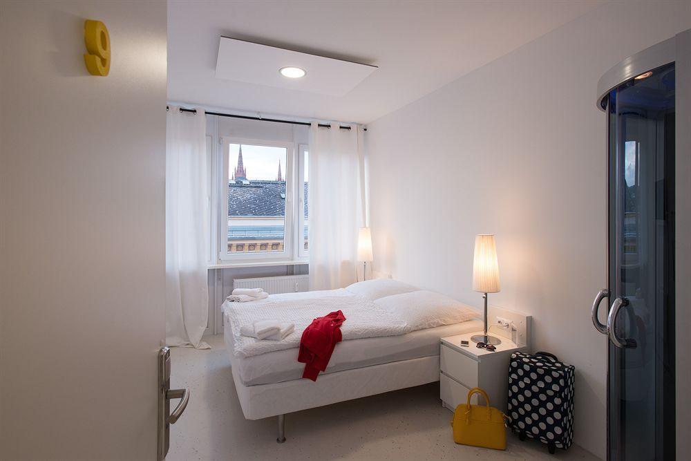 Business Hostel Wiesbaden One Екстер'єр фото