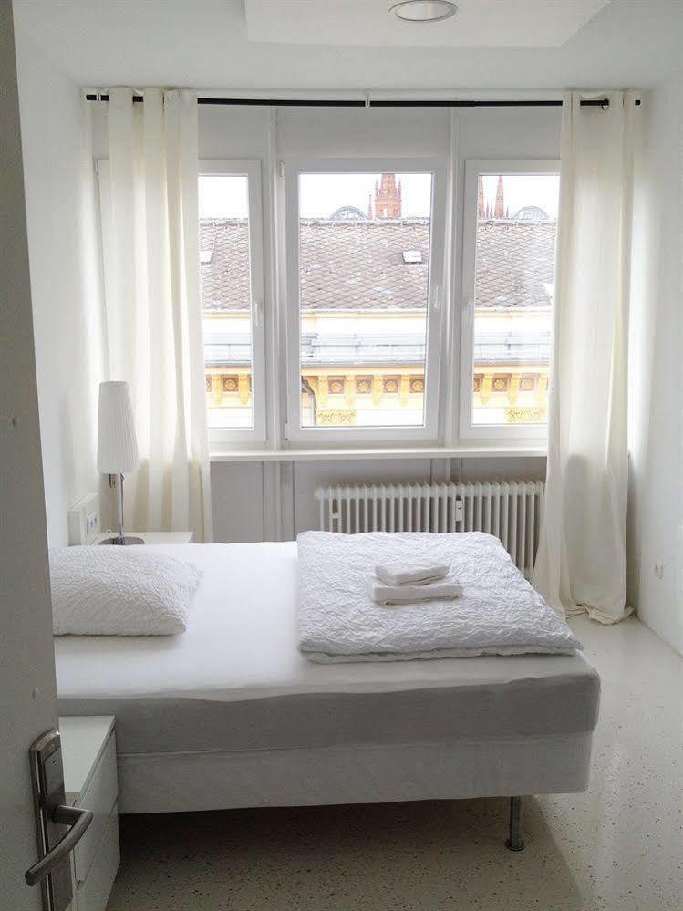 Business Hostel Wiesbaden One Екстер'єр фото